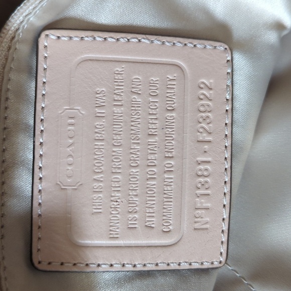 DAISY SPECTATOR LEATHER EMMA TOTE (COACH F23922) - Picture 9 of 13